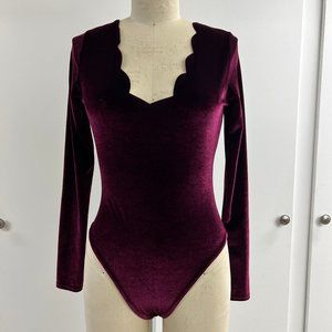 NWT Nasty Gal Burgundy Stretch Velvet Bodysuit - Size 4